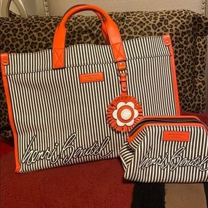 Henri bendel Tote SOLD 🥰